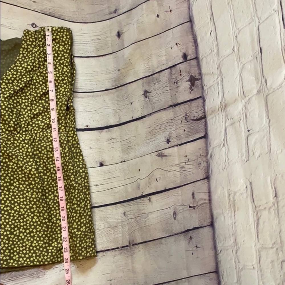 Club Monaco quatrefoil olive gold ruffle sleeve L - Picture 5 of 8
